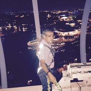 Meet your Posher, Adolfo